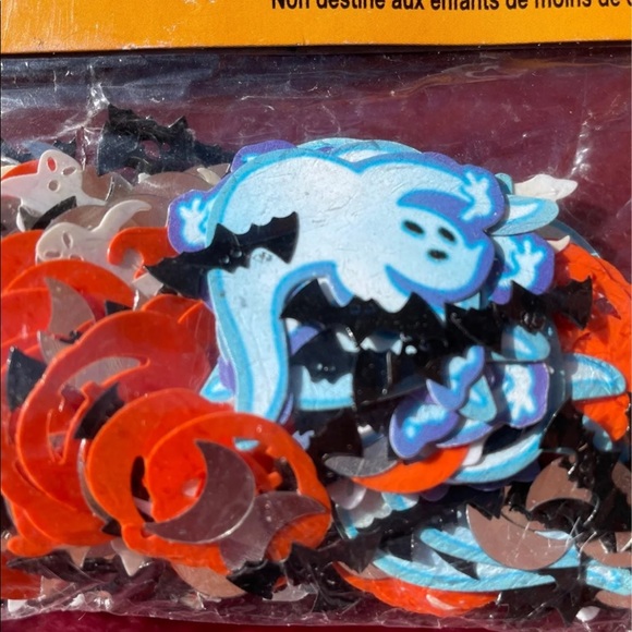 Vintage Halloween Confetti - Picture 2 of 3